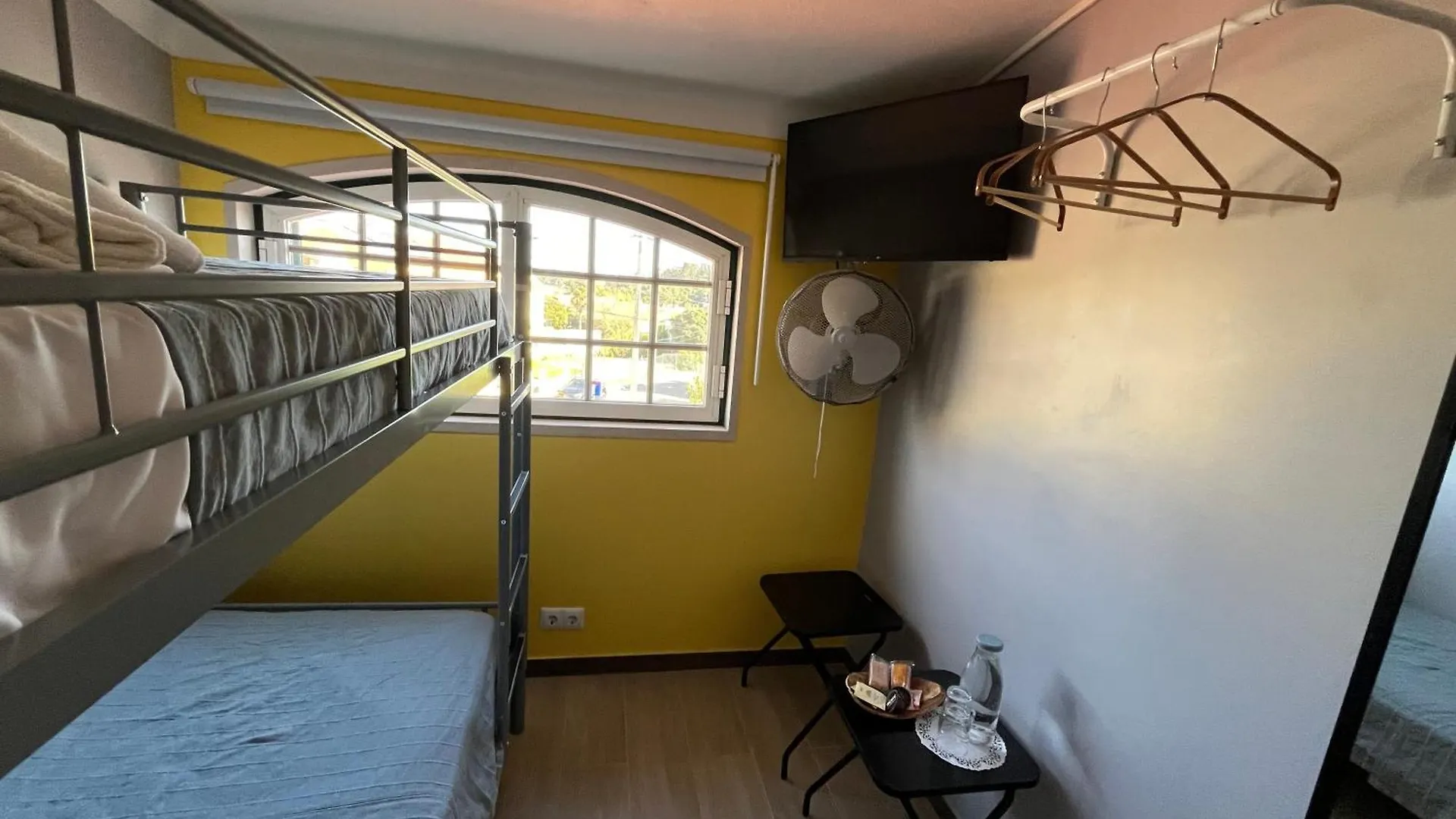 民宿 梅姆马尔廷斯Sun House III - Near Sintra - Kitchen - Pool公寓